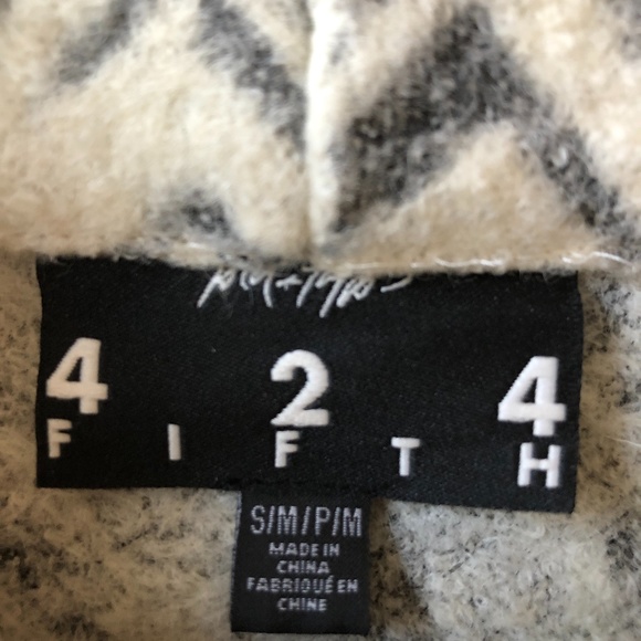 424 FIFTH Chevron Jacquard Poncho in Ivory NWOT - Picture 4 of 10